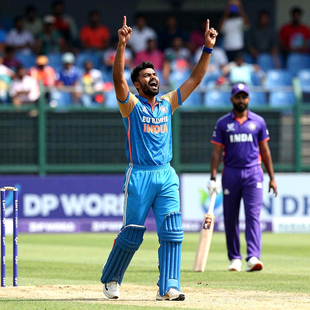 ধনঞ্জয়া ডি সিলভার টেস্ট অধিনায়কত্ব ছাড়া: ১৮ টেস্টের ৭-৮-৩ রেকর্ড শ্রীলঙ্কার আসল সংকট কোথায় ঢেকে রাখে