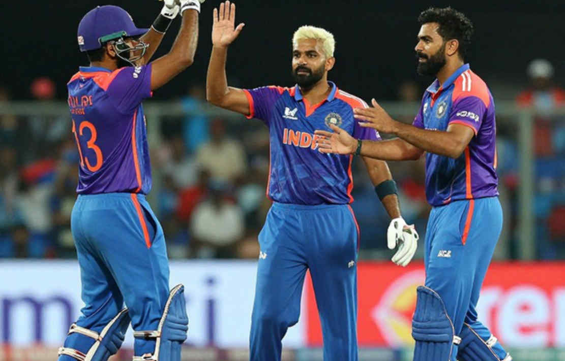 নিলামের দাম মাঠের দাম নয়: টি-টোয়েন্টি অলরাউন্ডার মূল্যায়নের একটি তথ্য-অডিট নিলামের দাম মাঠের দাম নয়: টি-টোয়েন্টি অলরাউন্ডার মূল্যায়নের একটি তথ্য-অডিট