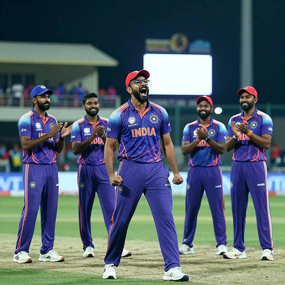 টেপ মিথ্যা বলে না, কিন্তু ফিসফিস করে: শূন্য ইনপুটের পাঠ, ক্রিকেটের ডেটা-সততা আর ব্লকচেইনের অসমাপ্ত প্রতিশ্রুতি