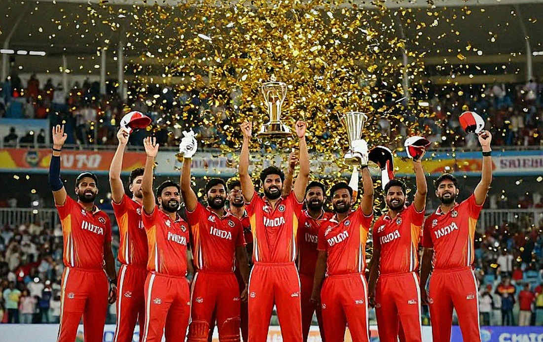 ট্রান্সফার উইন্ডোর কোলাহলে মহিলা ক্রিকেট: ডব্লিউবিবিএল-এর নীরব অর্থনীতি ট্রান্সফার উইন্ডোর কোলাহলে মহিলা ক্রিকেট: ডব্লিউবিবিএল-এর নীরব অর্থনীতি