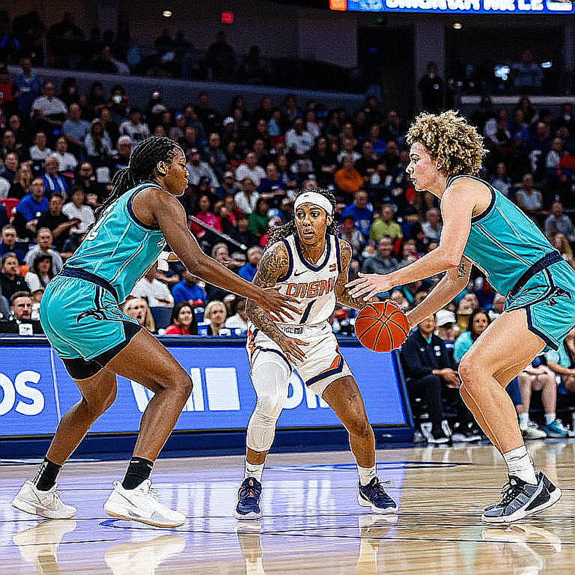 প্রকাশকের বিচারালয়: বন্ধুত্বপূর্ণ টুর্নামেন্ট থেকে চিরস্থায়ী ব্যান, আর ভিয়েতনামের হাতে রইল শুধু বয়কট