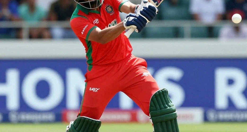 মুলাপাড়ুর শুকনো পিচে নতুন অধ্যায়: বিনয় কুমারের কোচিং অভিষেক এবং কর্ণাটকের গভীরতার পরীক্ষা